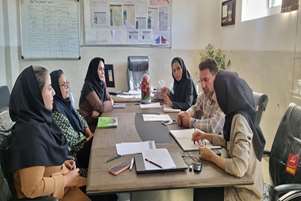 جلسه تحلیل شاخص‌های سال ۱۴۰۳ در شبکه بهداشت و درمان شهرستان سروستان در حال برگزاری است